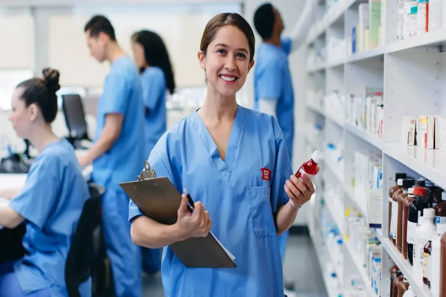do you need to go to school to be a pharmacy tech
