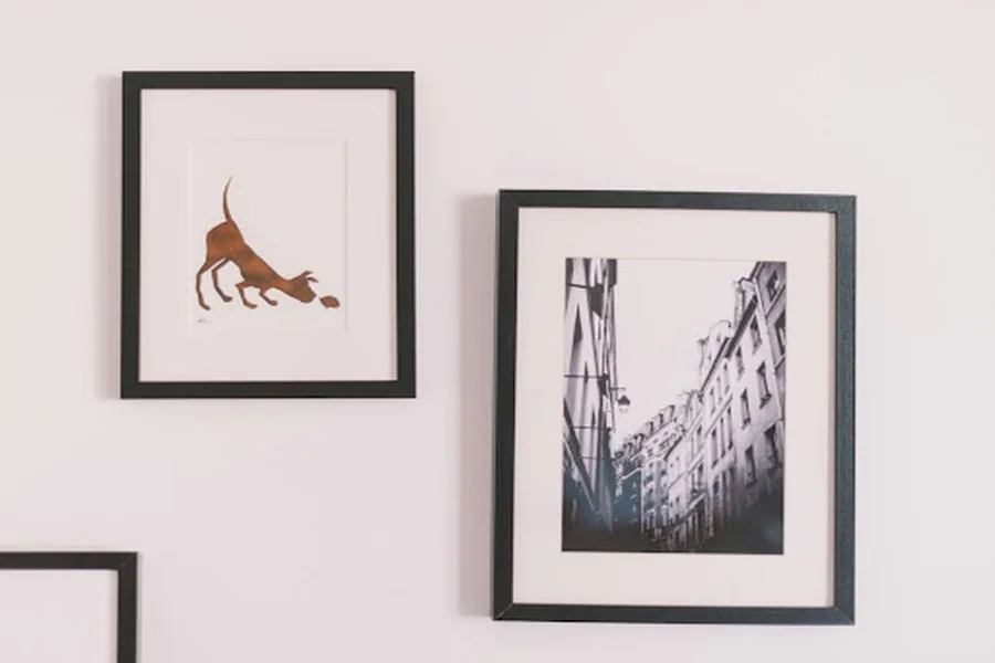 Floating vs. Classic Frames Matching Style to Interior Trends
