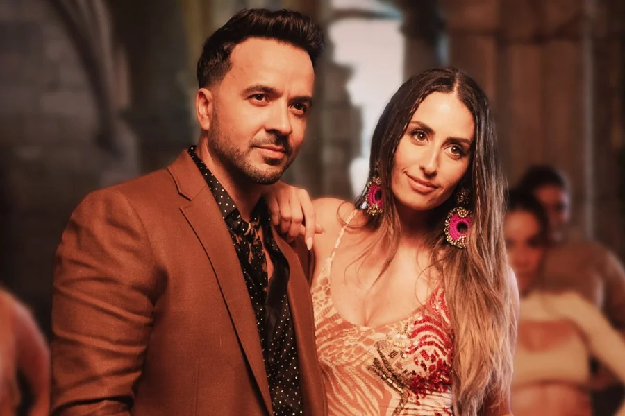 Luis Fonsi Wife
