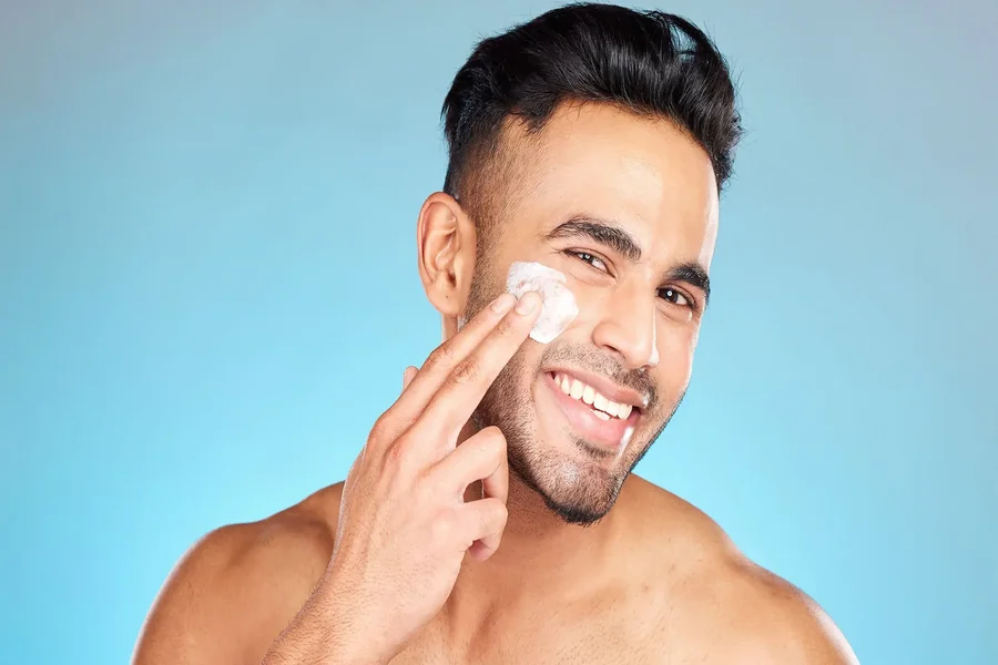 Best Face Wash for Men to Reduce Dark Spots 